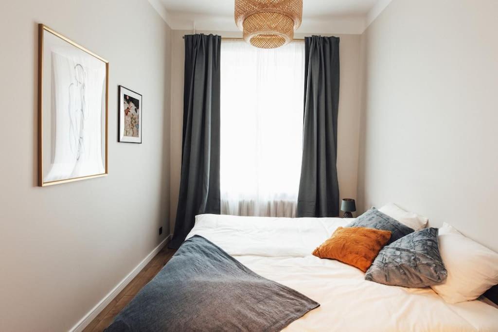 Newly Renovated Cozy 2 Bedroom Leilighet *