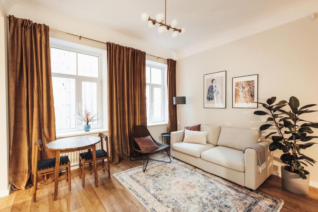 Newly Renovated Cozy 2 Bedroom Apartamento *